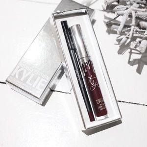 Kylie Jenner Holiday Edition Lip Kit in Vixen